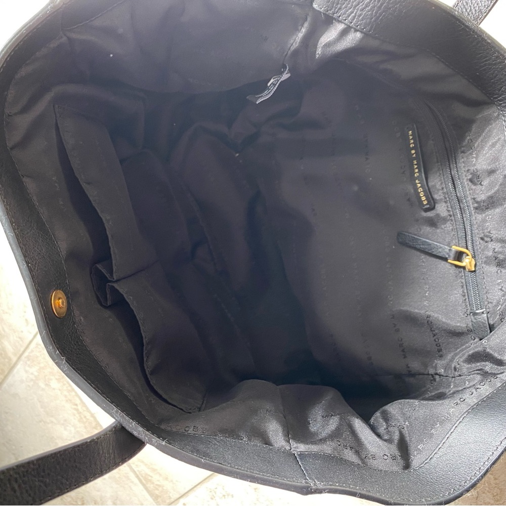 Authentic Marc Jacobs Handbag - Picture 3 of 3